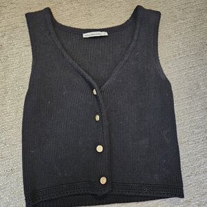 Black Sleeveless Sweater Vest